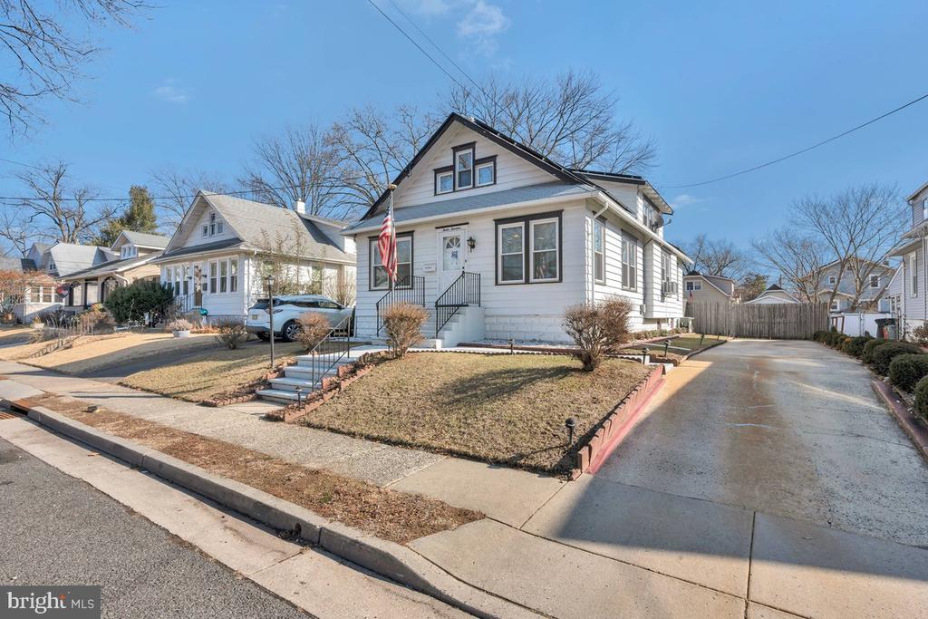 1214 ELM AVENUE