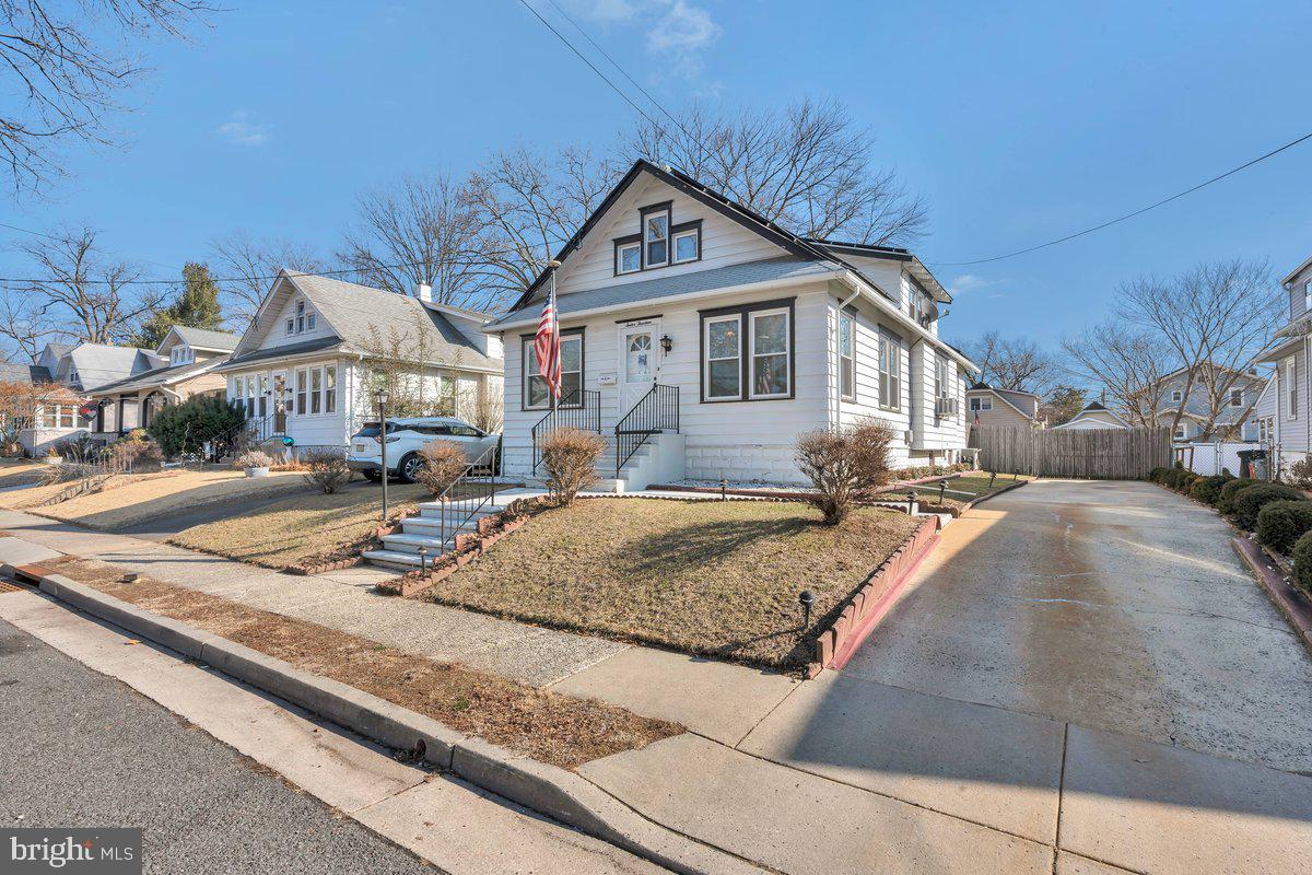 1214 ELM AVENUE