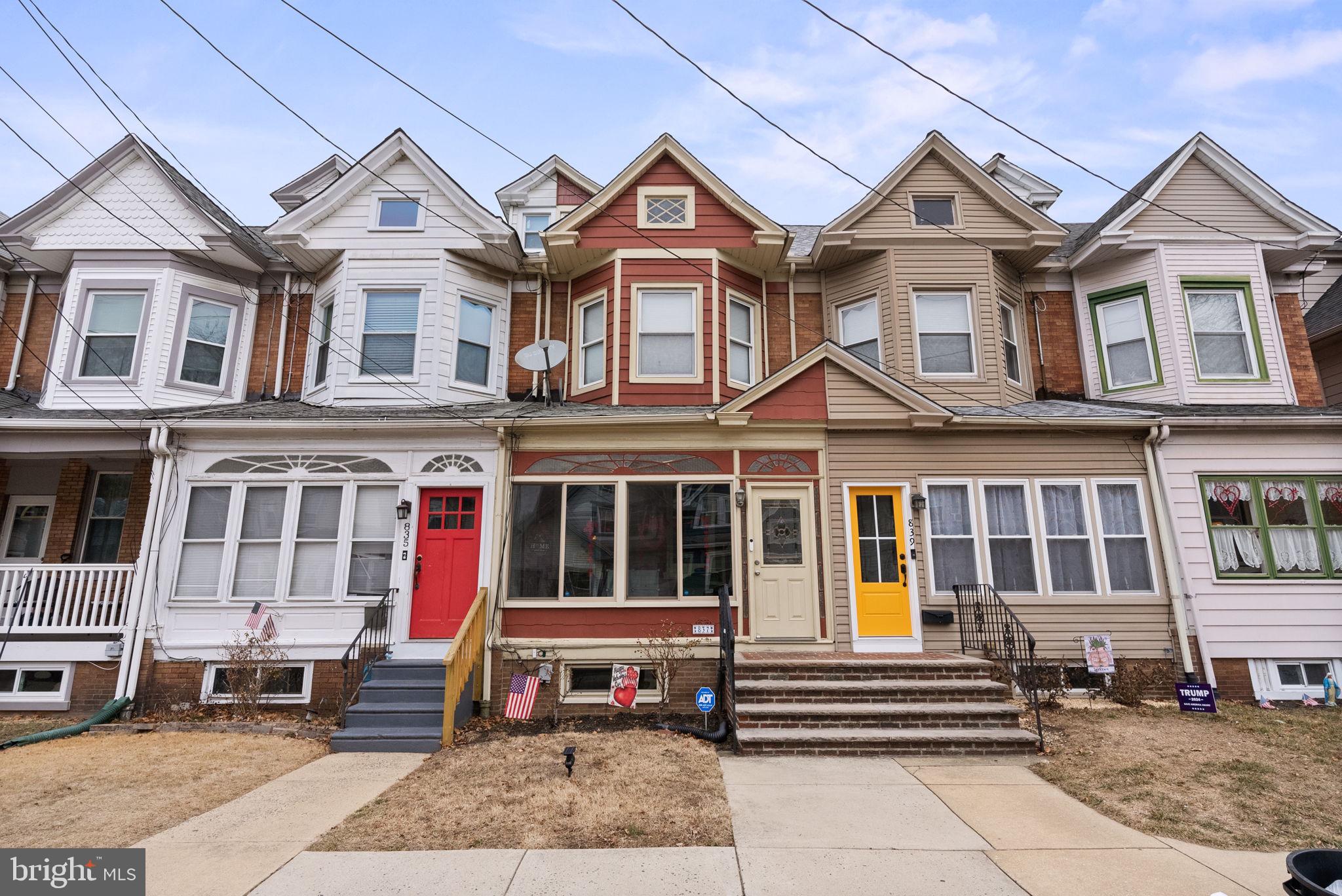 837 MONMOUTH STREET