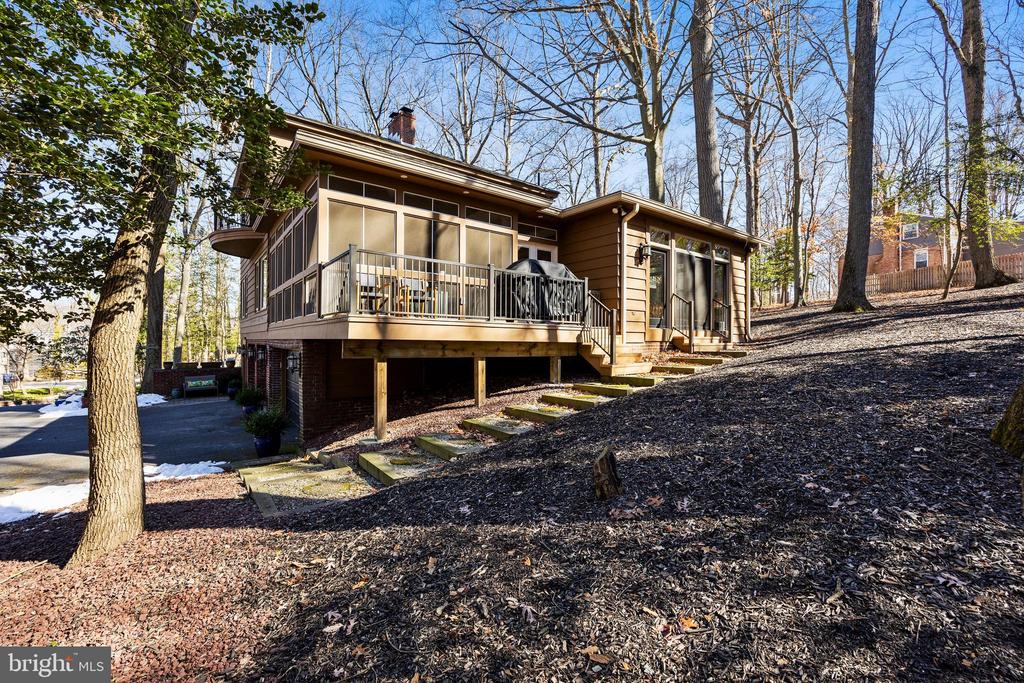 34 MANNING LANE