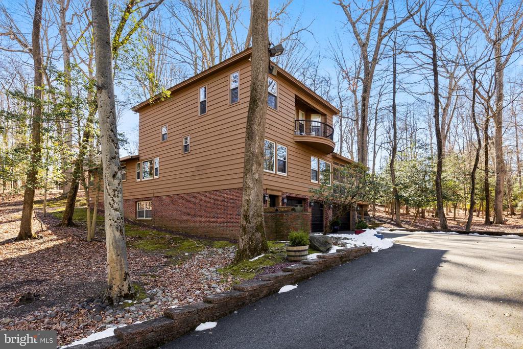 34 MANNING LANE