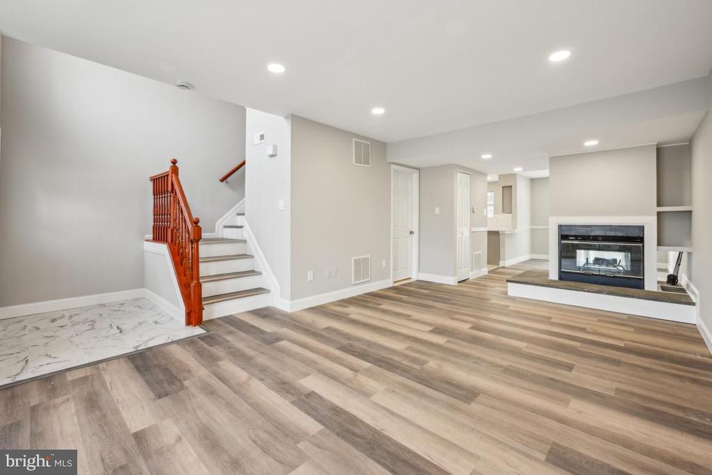 126 LAKESIDE DRIVE