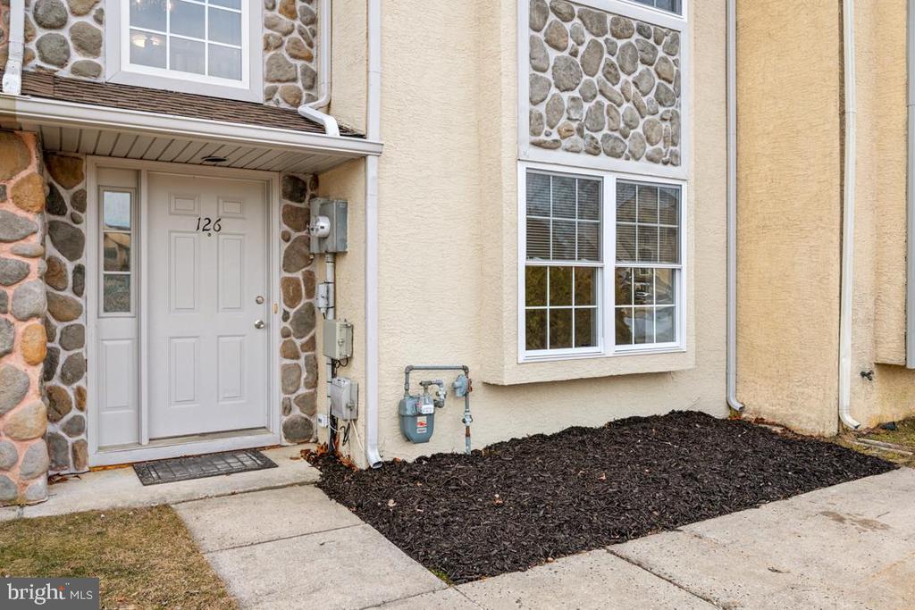 126 LAKESIDE DRIVE