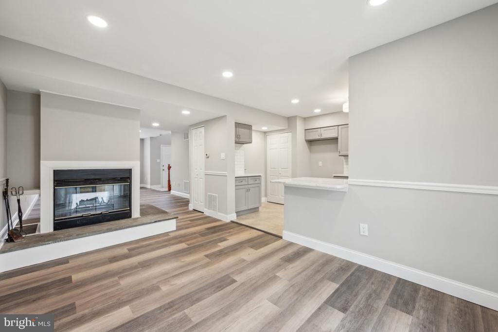 126 LAKESIDE DRIVE