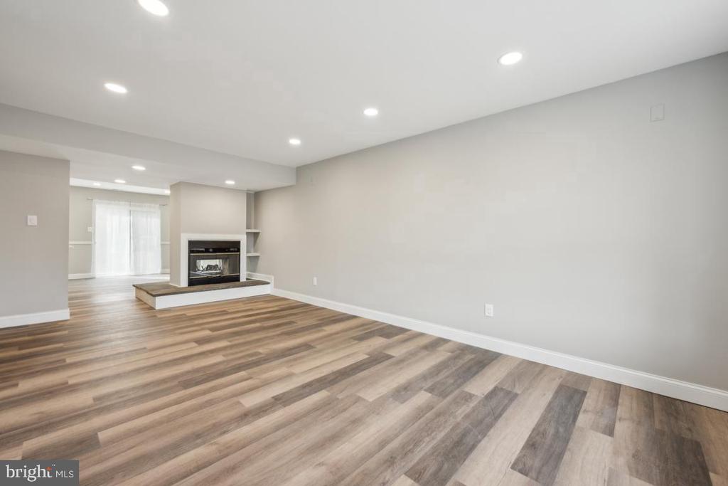 126 LAKESIDE DRIVE