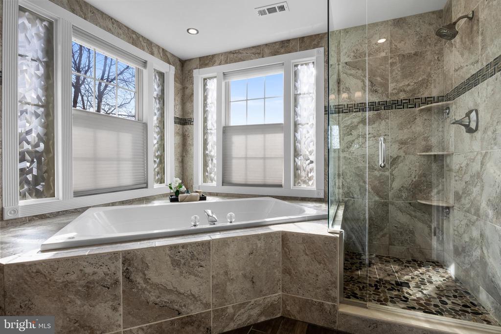 39 Saint Moritz Ln