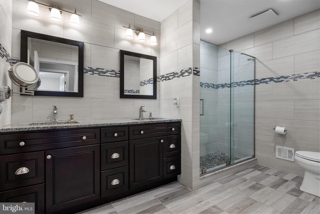 39 Saint Moritz Ln
