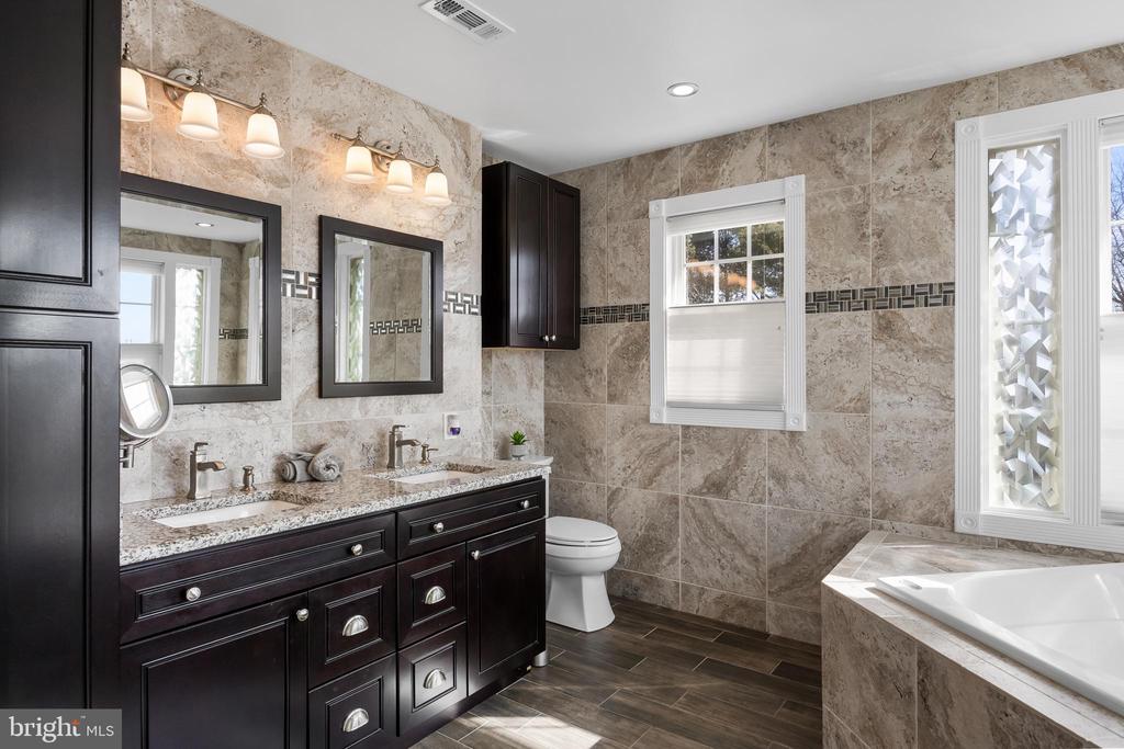 39 Saint Moritz Ln
