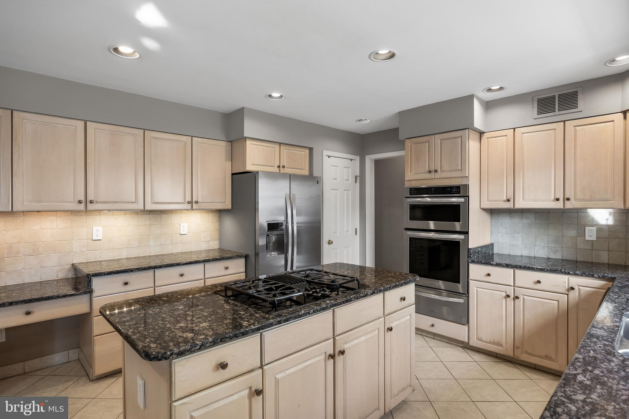 39 Saint Moritz Ln