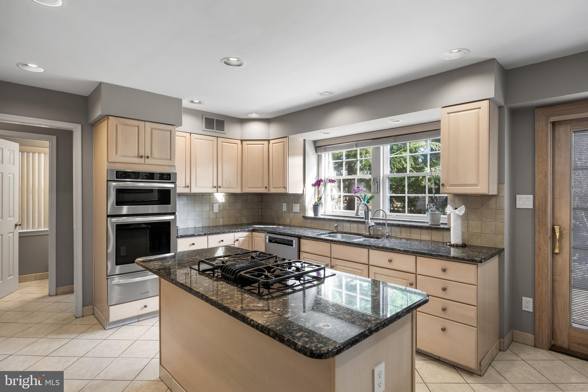 39 Saint Moritz Ln