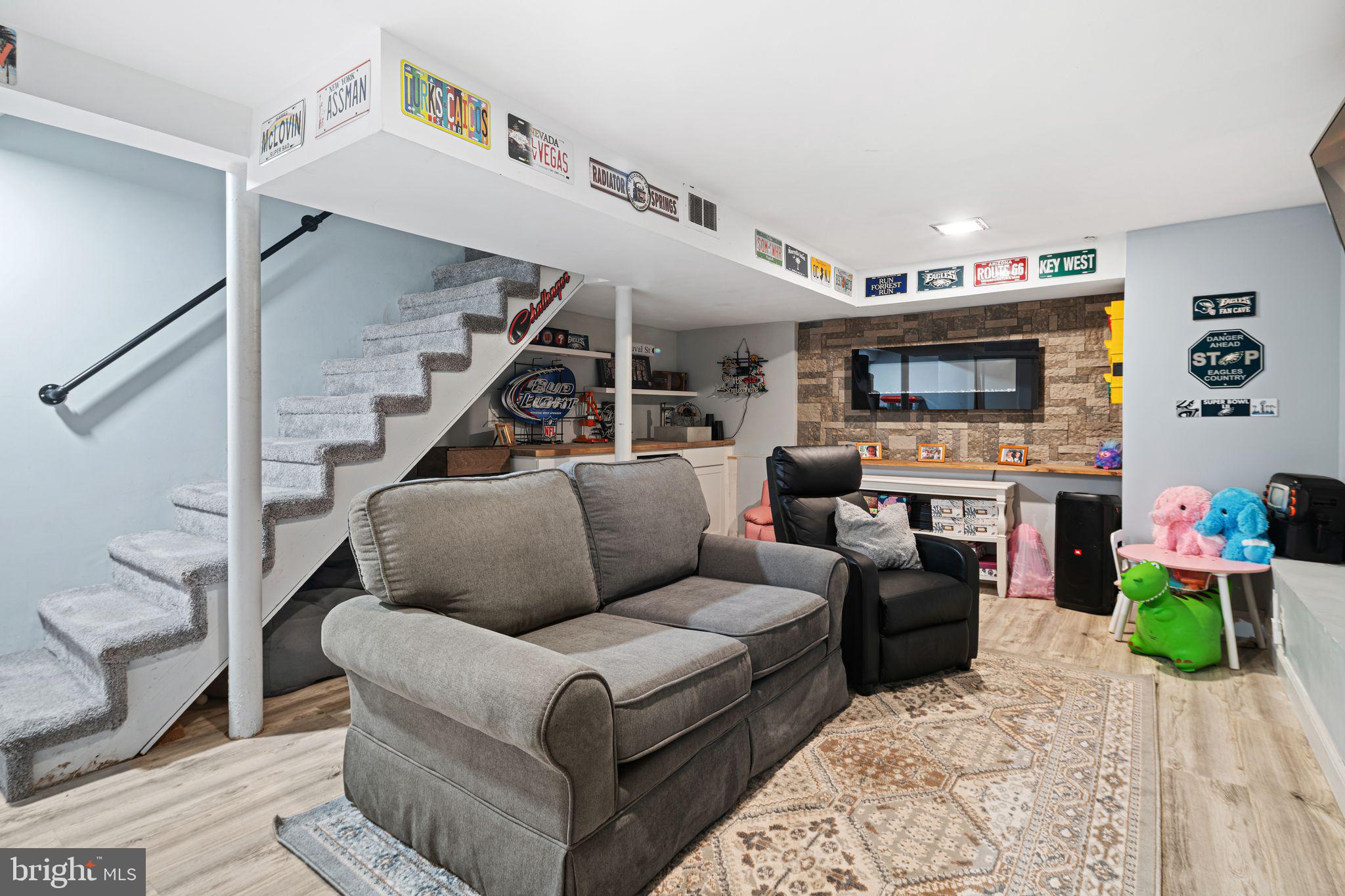 273 HOPKINS ROAD