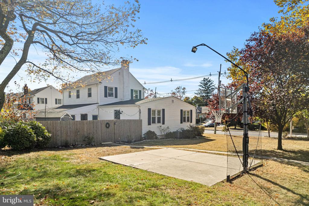 273 HOPKINS ROAD