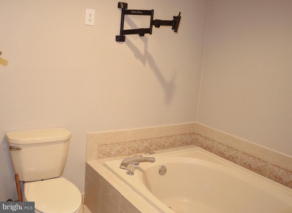3024 MAIN STREET