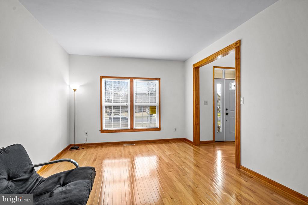9 Heggan Ln