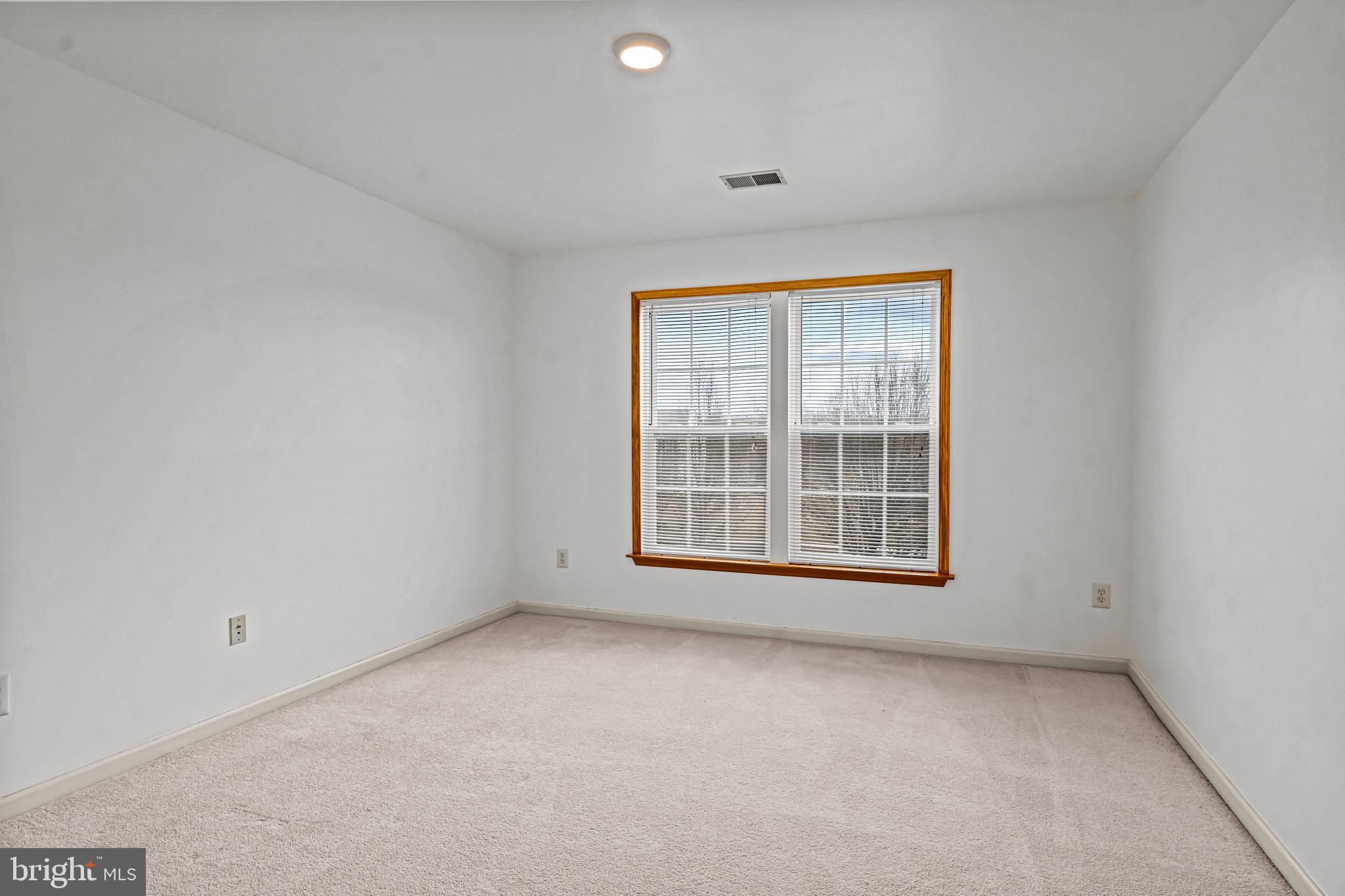 9 Heggan Ln