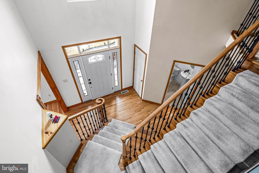 9 Heggan Ln