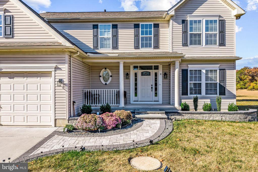 9 Heggan Ln