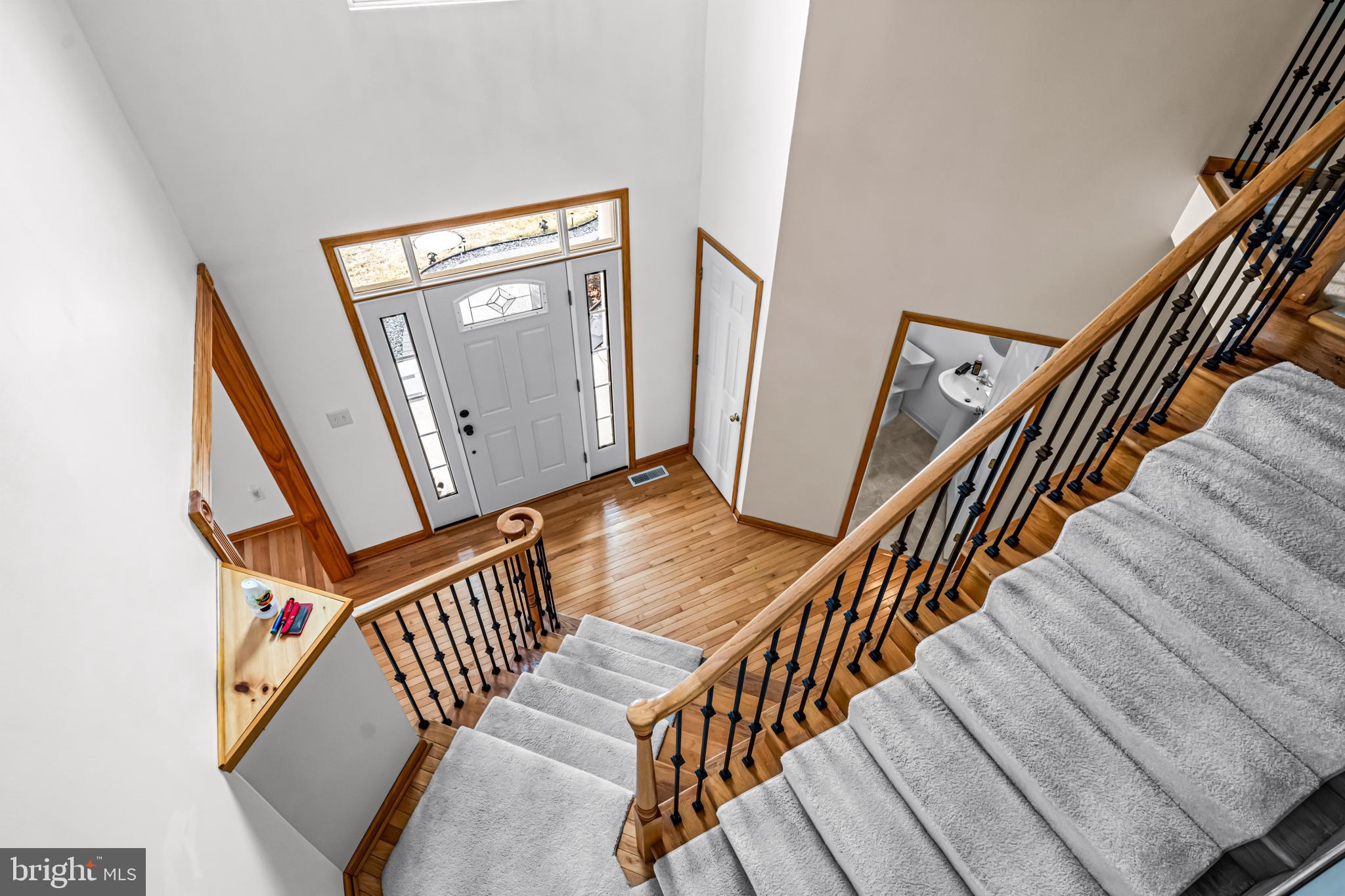 9 Heggan Ln