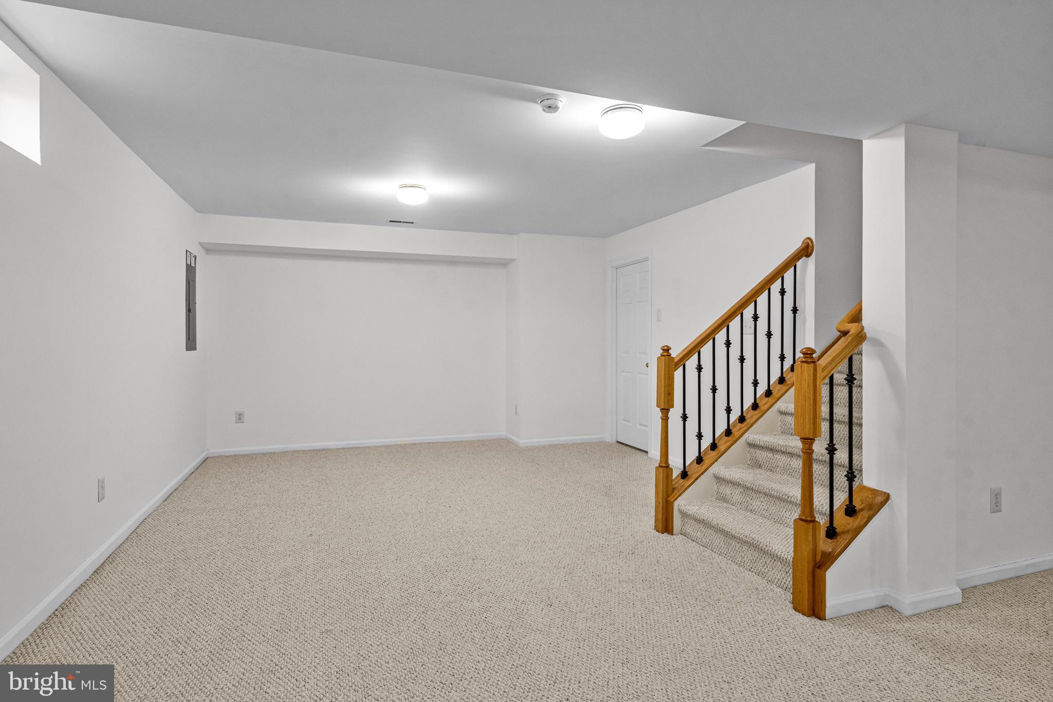 9 Heggan Ln