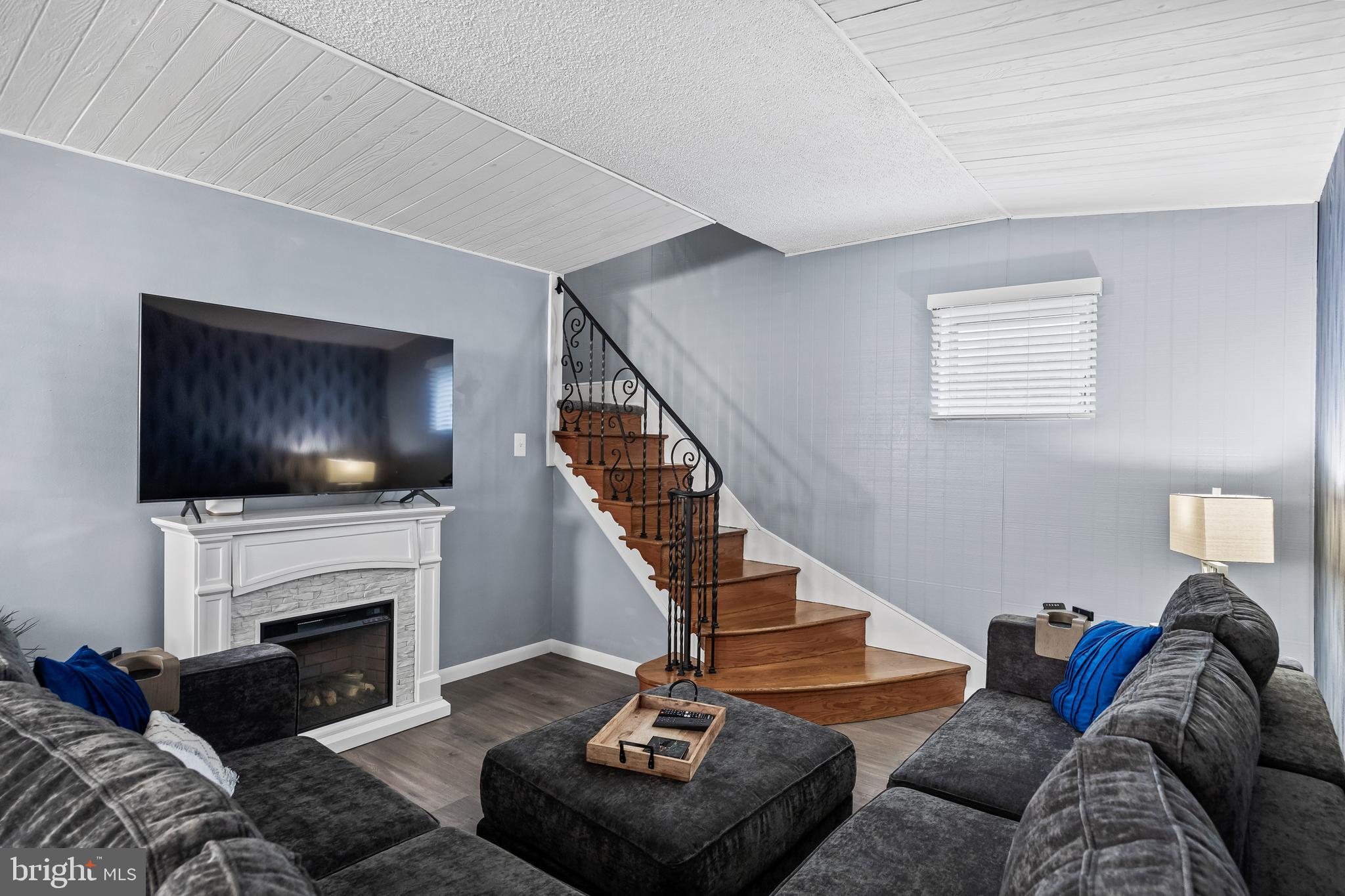 1214 NEWTON