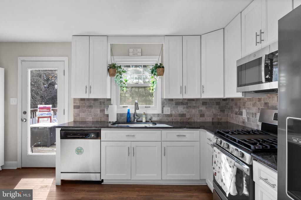 22 Lenore Ct
