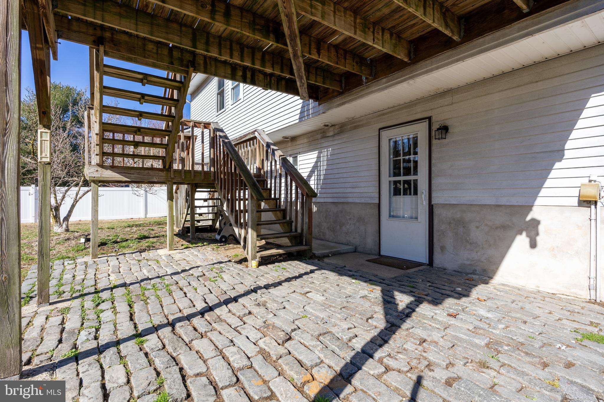 22 Lenore Ct