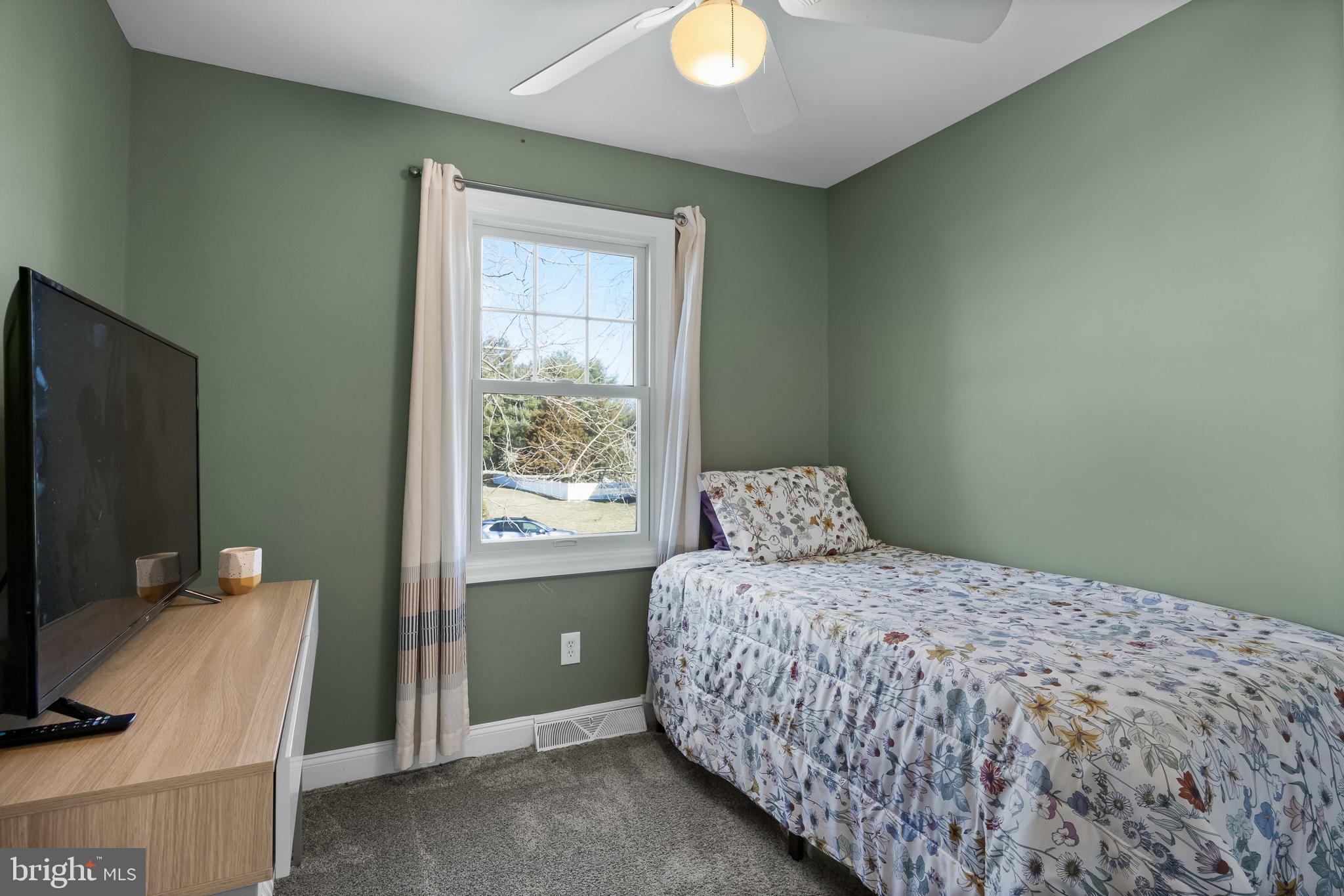 22 Lenore Ct