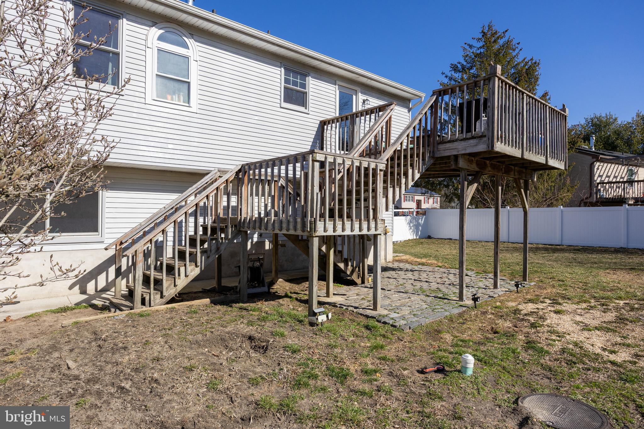 22 Lenore Ct