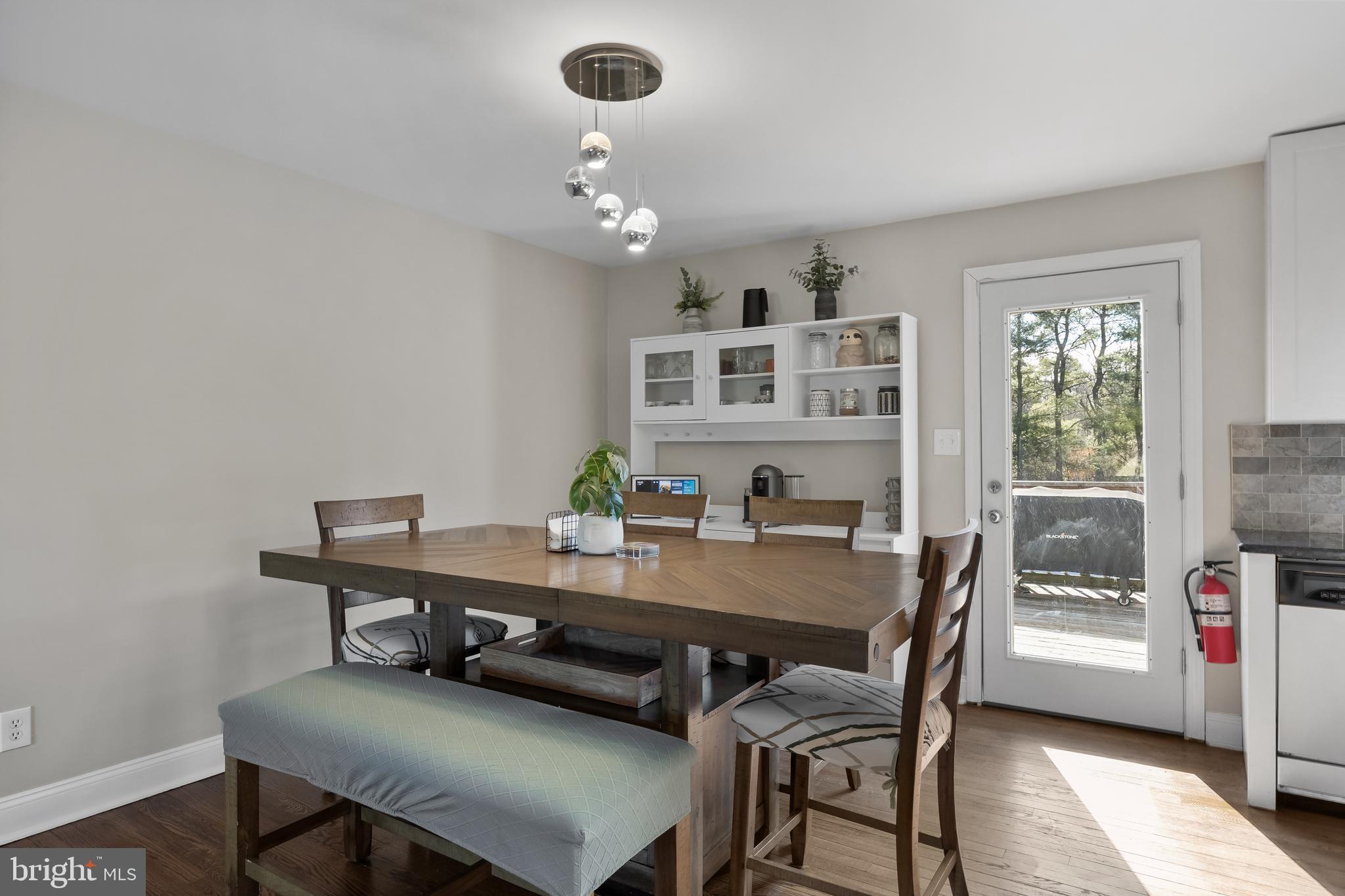 22 Lenore Ct