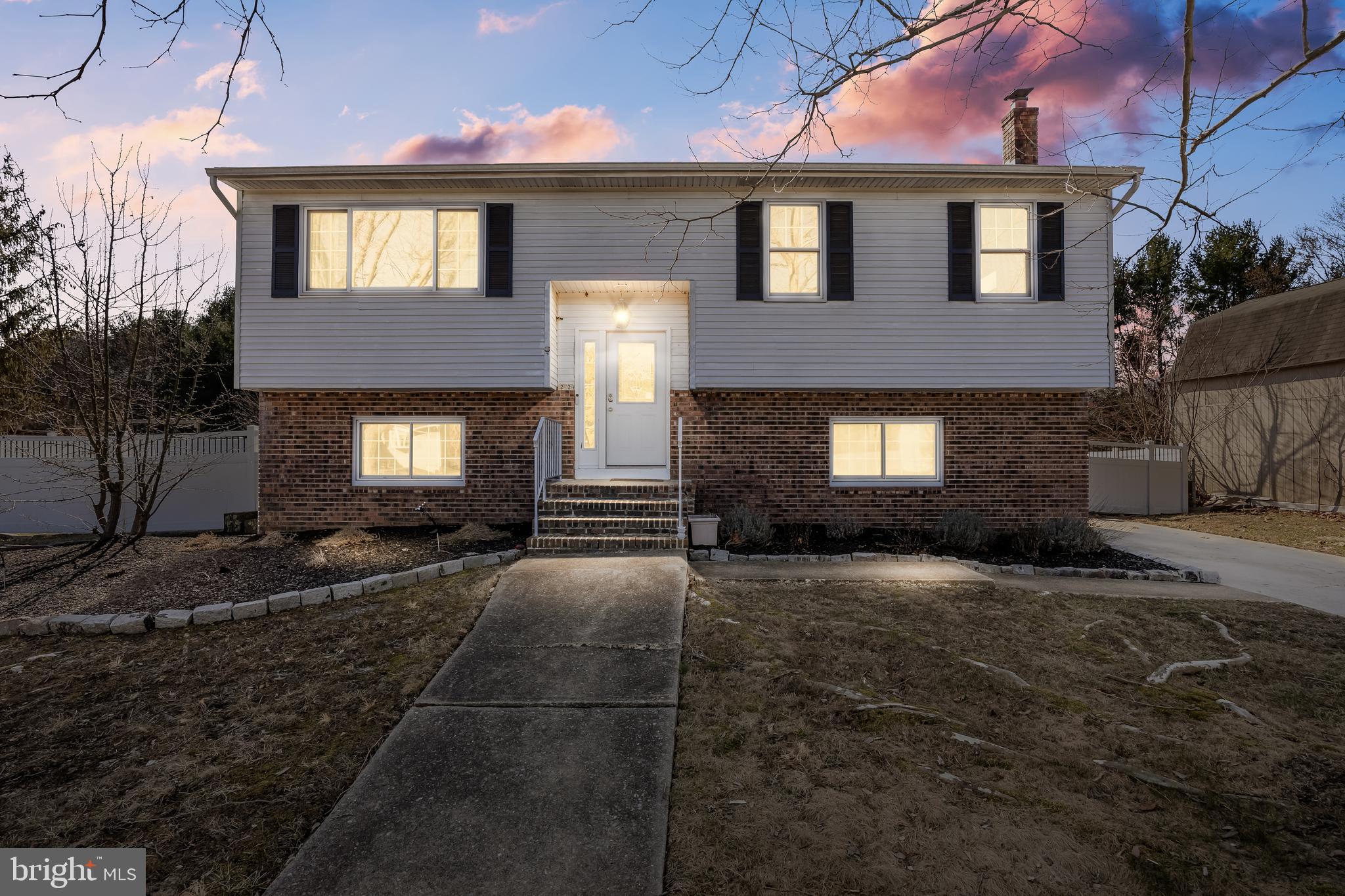 22 Lenore Ct