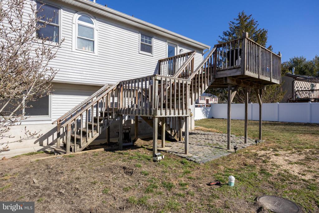 22 Lenore Ct
