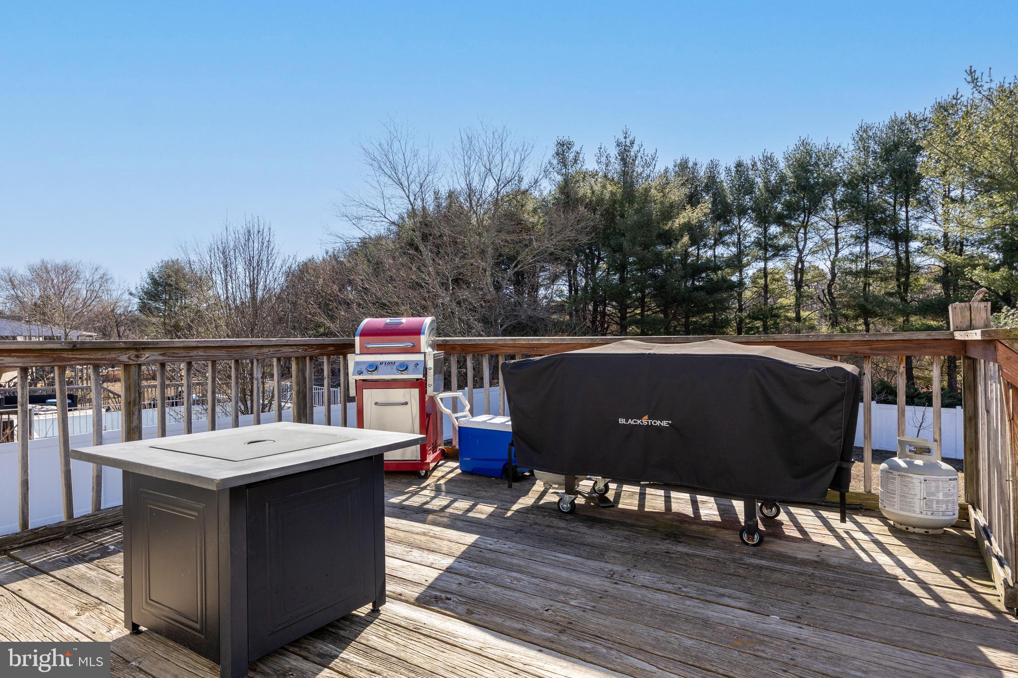 22 Lenore Ct