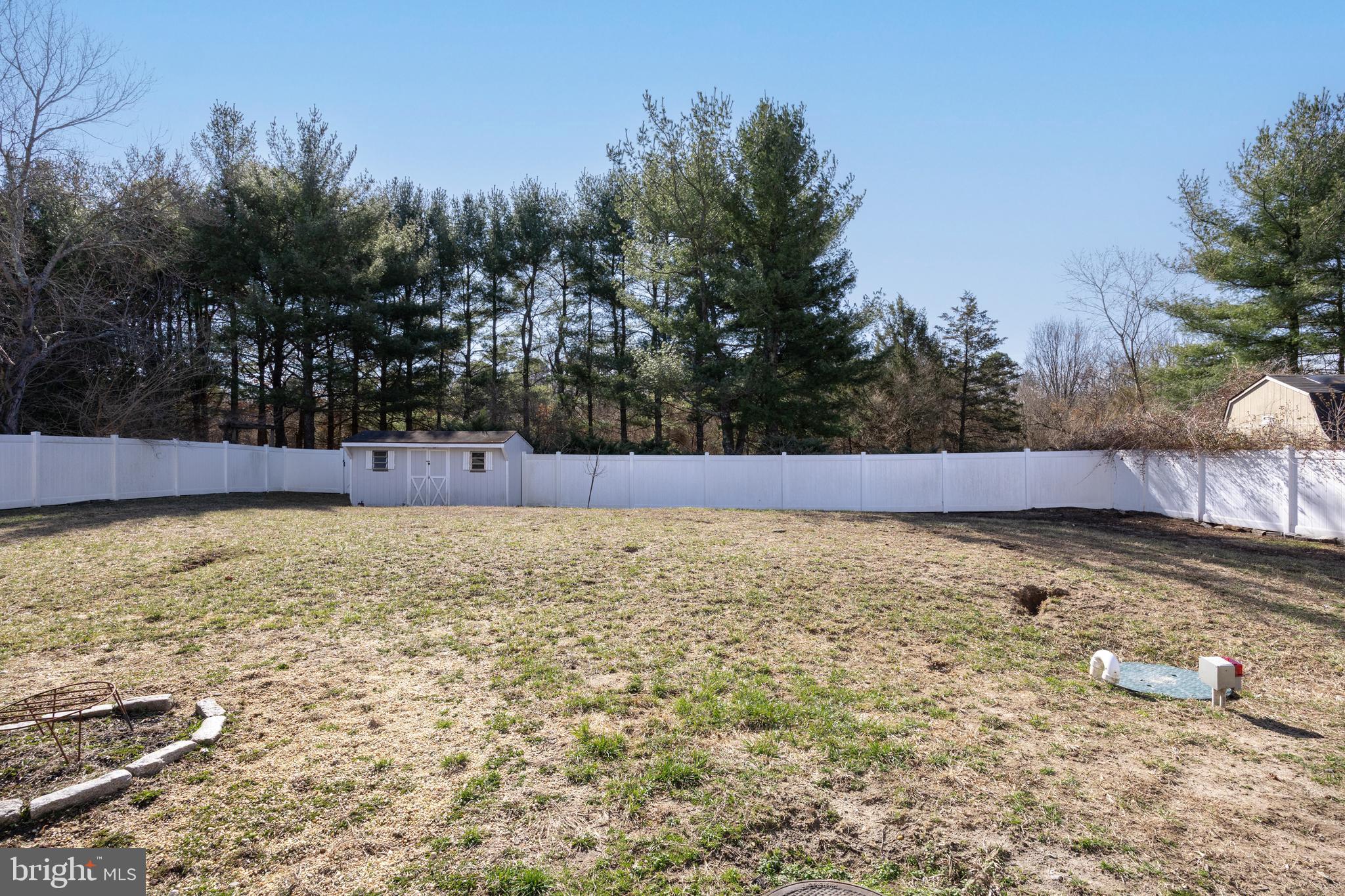 22 Lenore Ct
