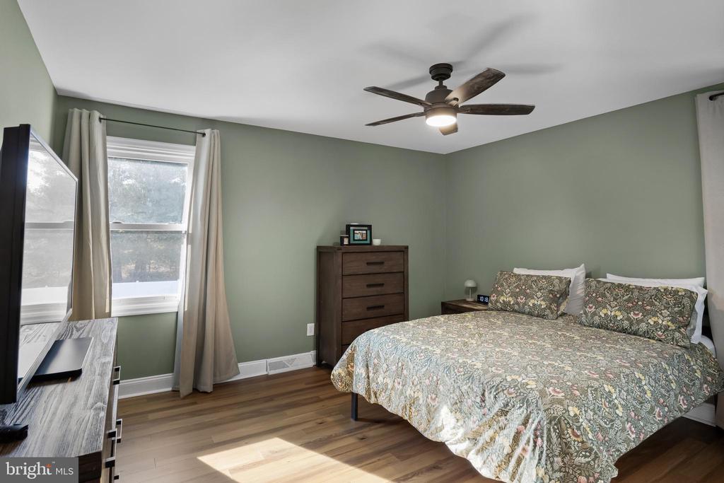 22 Lenore Ct