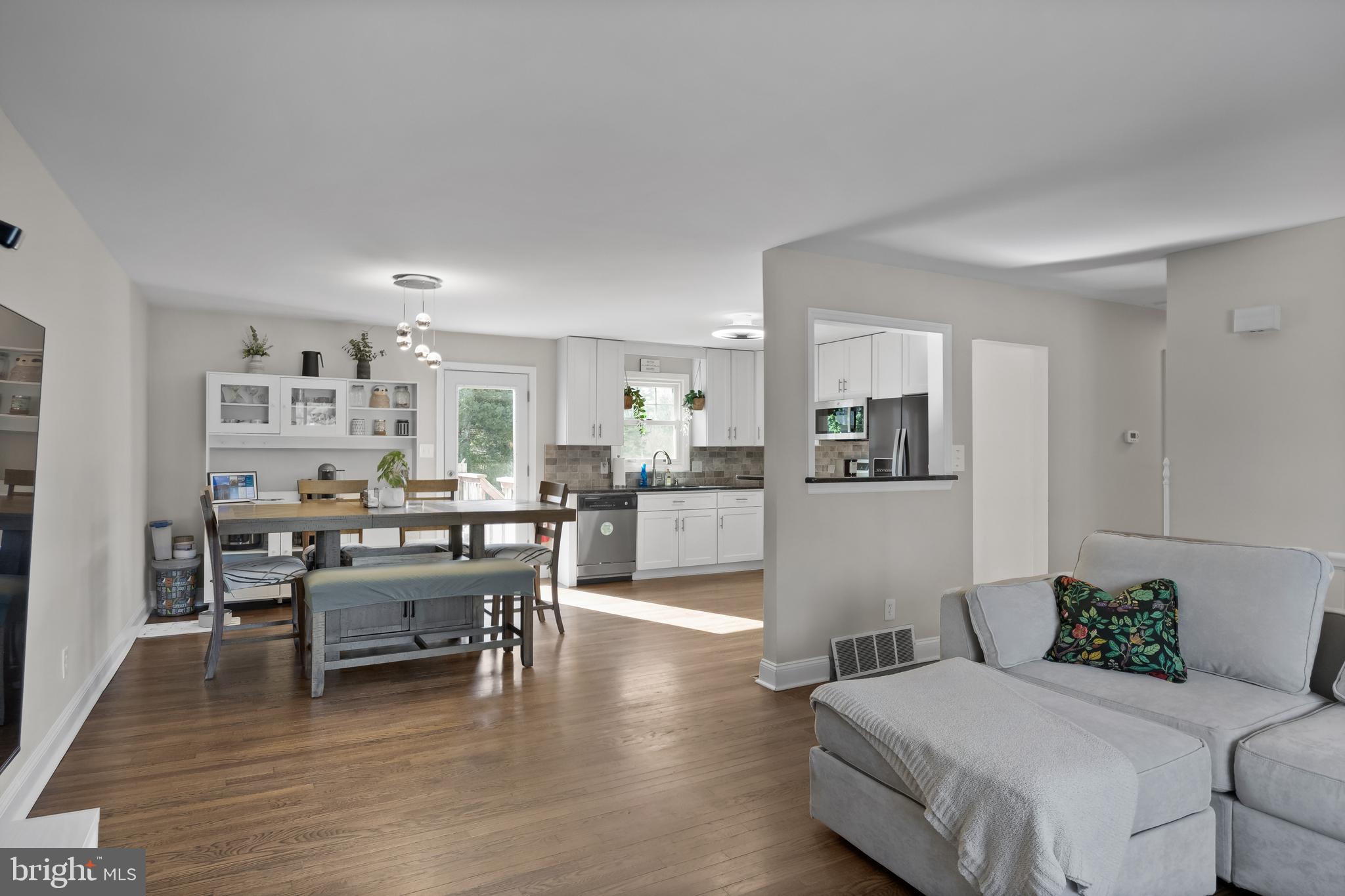 22 Lenore Ct