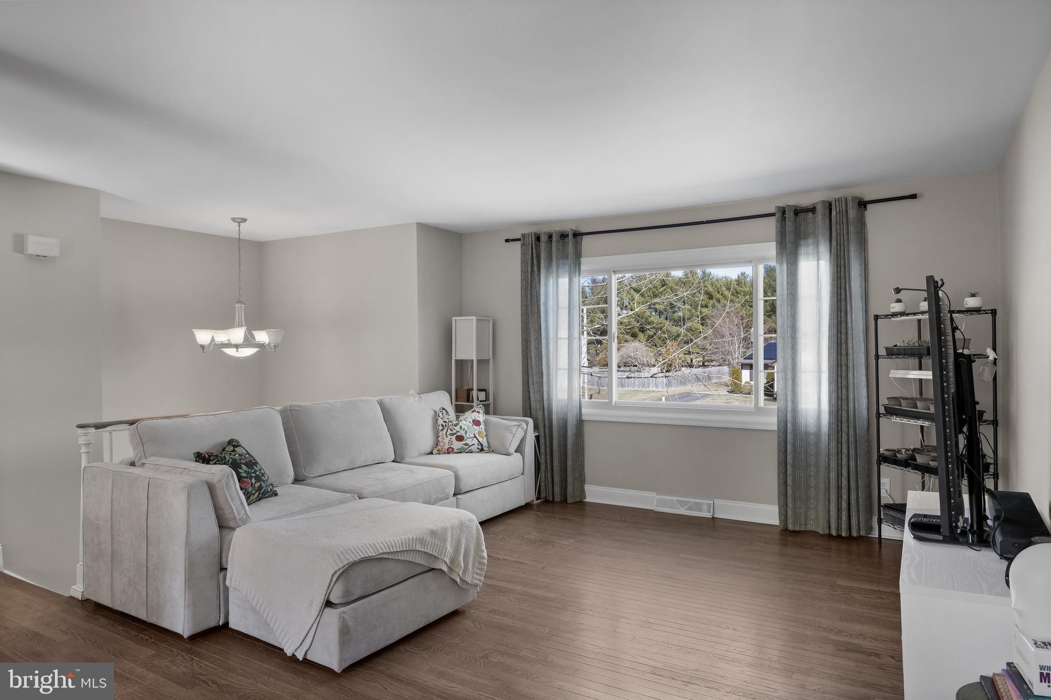 22 Lenore Ct