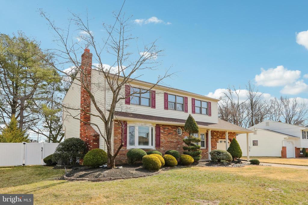 17 SPRINGLANE DRIVE