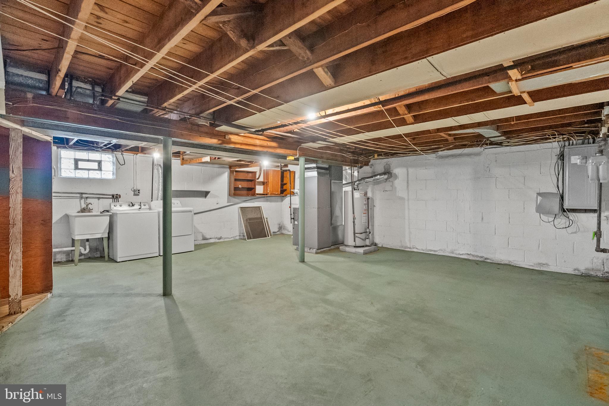 4661 Springfield Ave