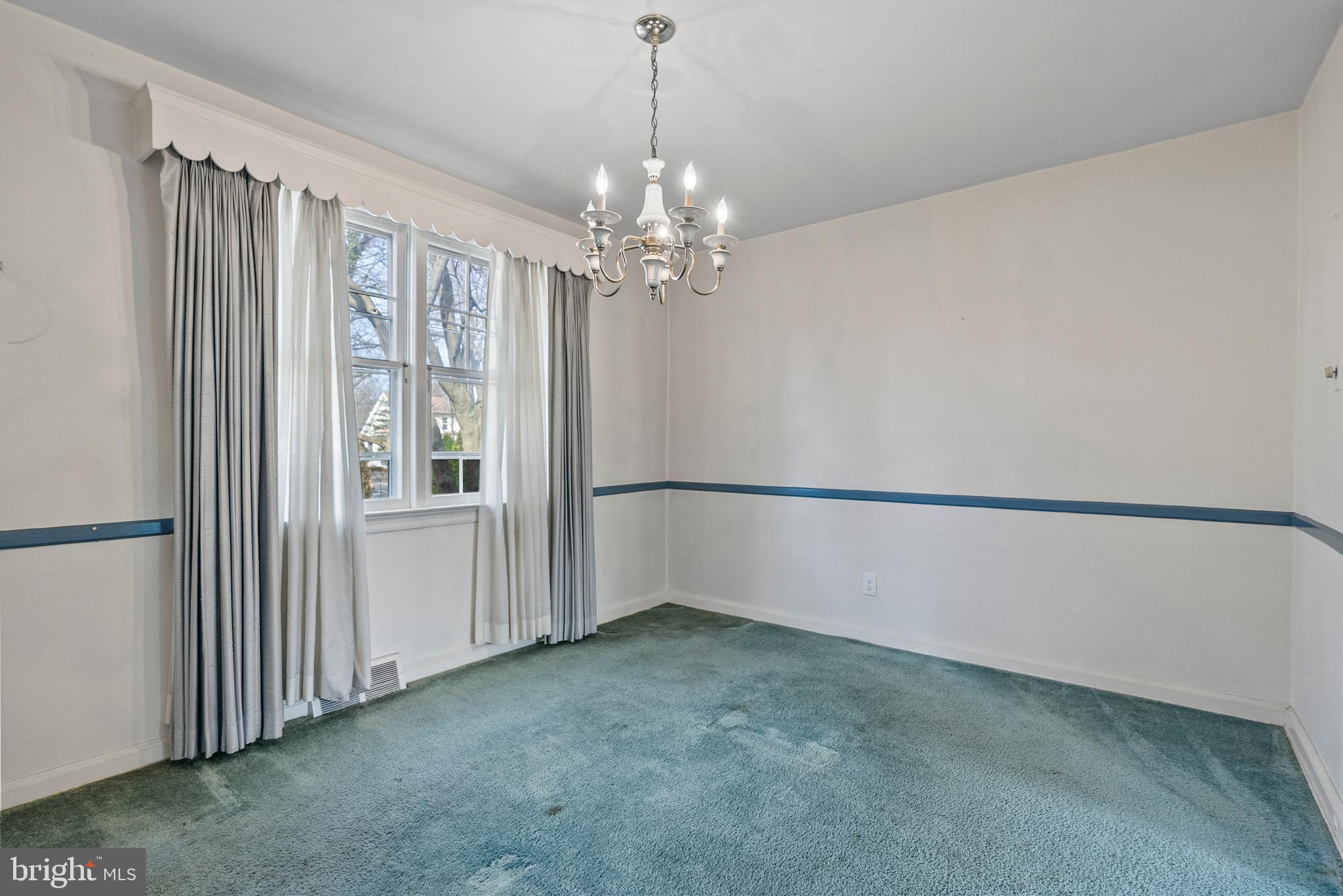 4661 Springfield Ave