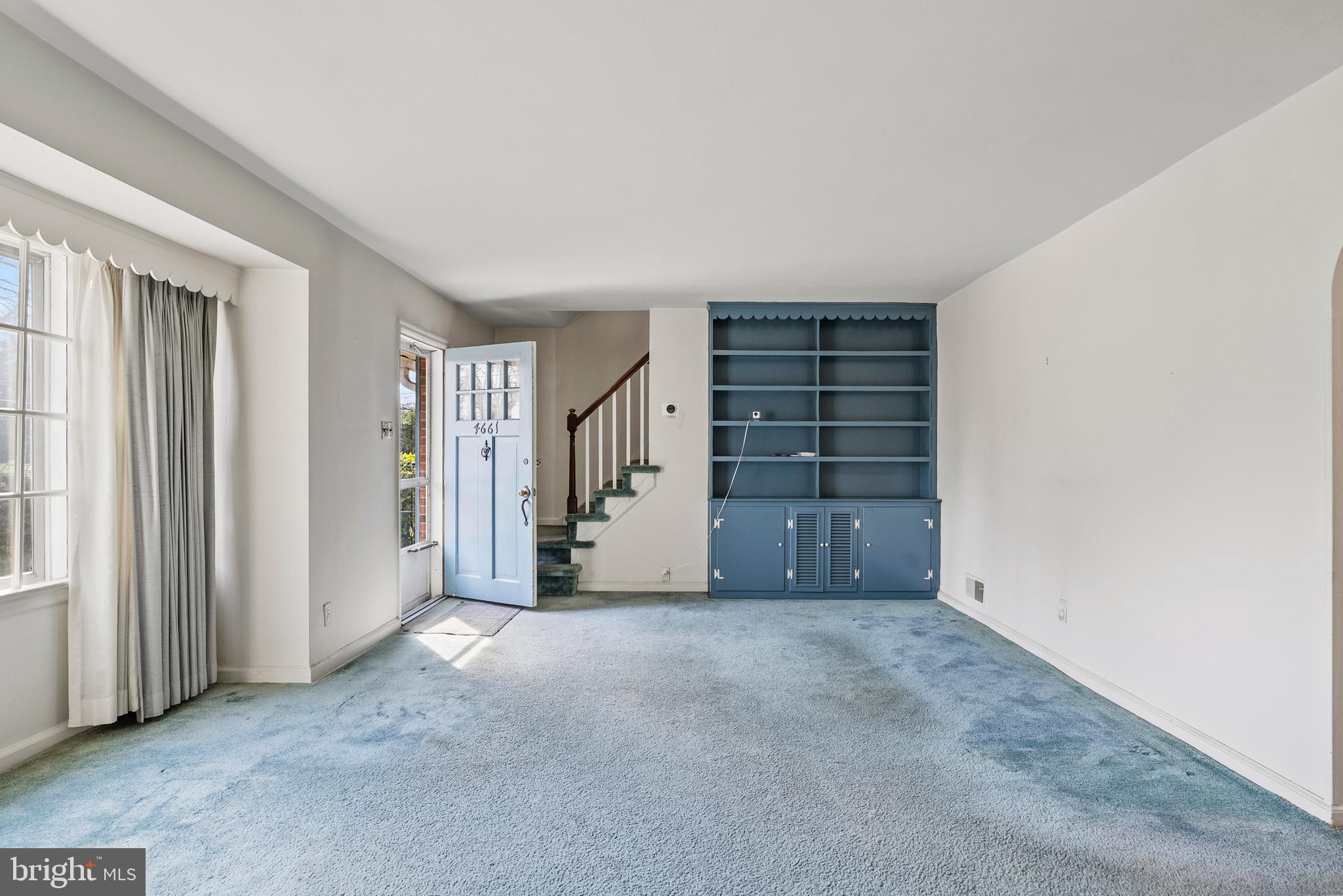 4661 Springfield Ave