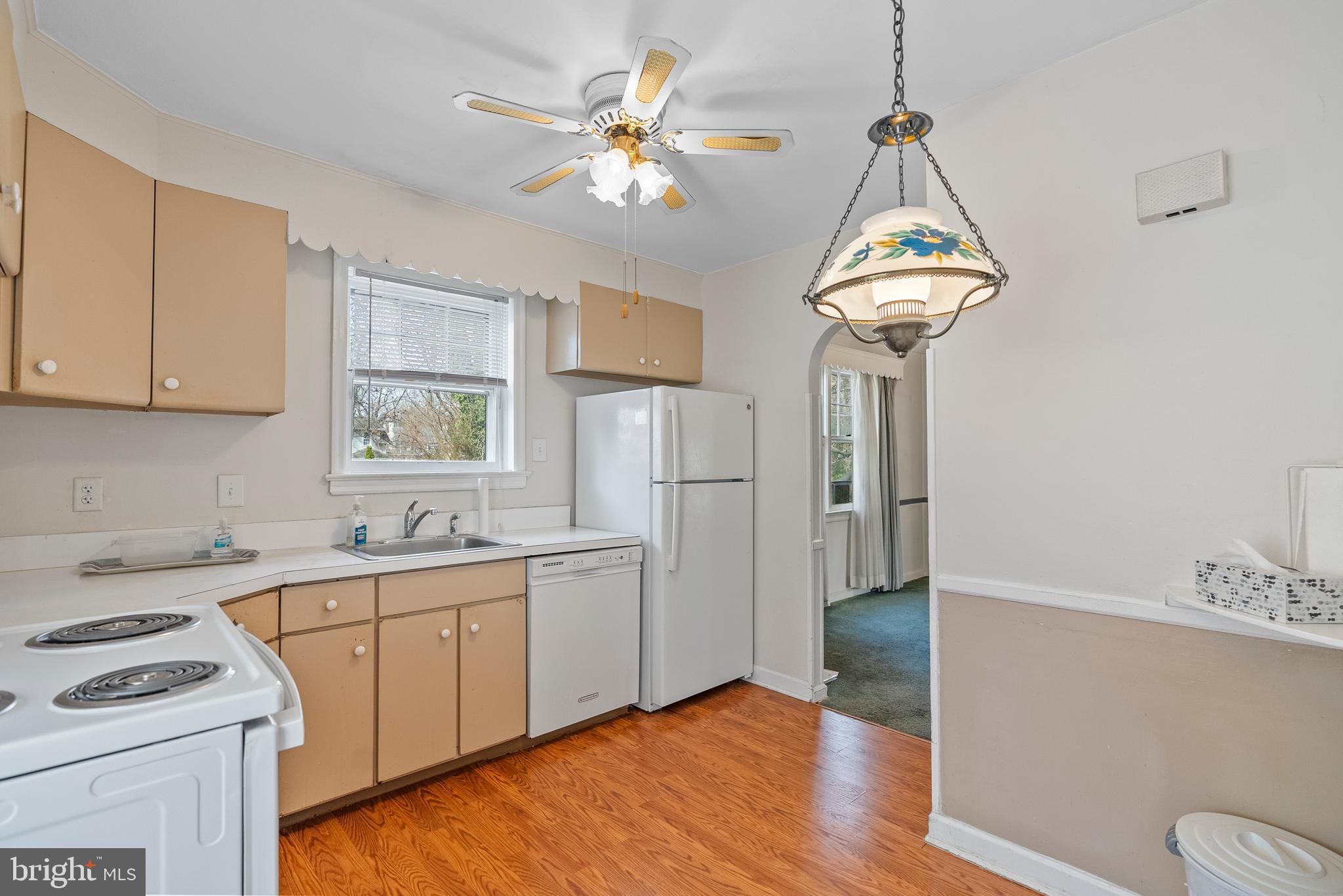 4661 Springfield Ave