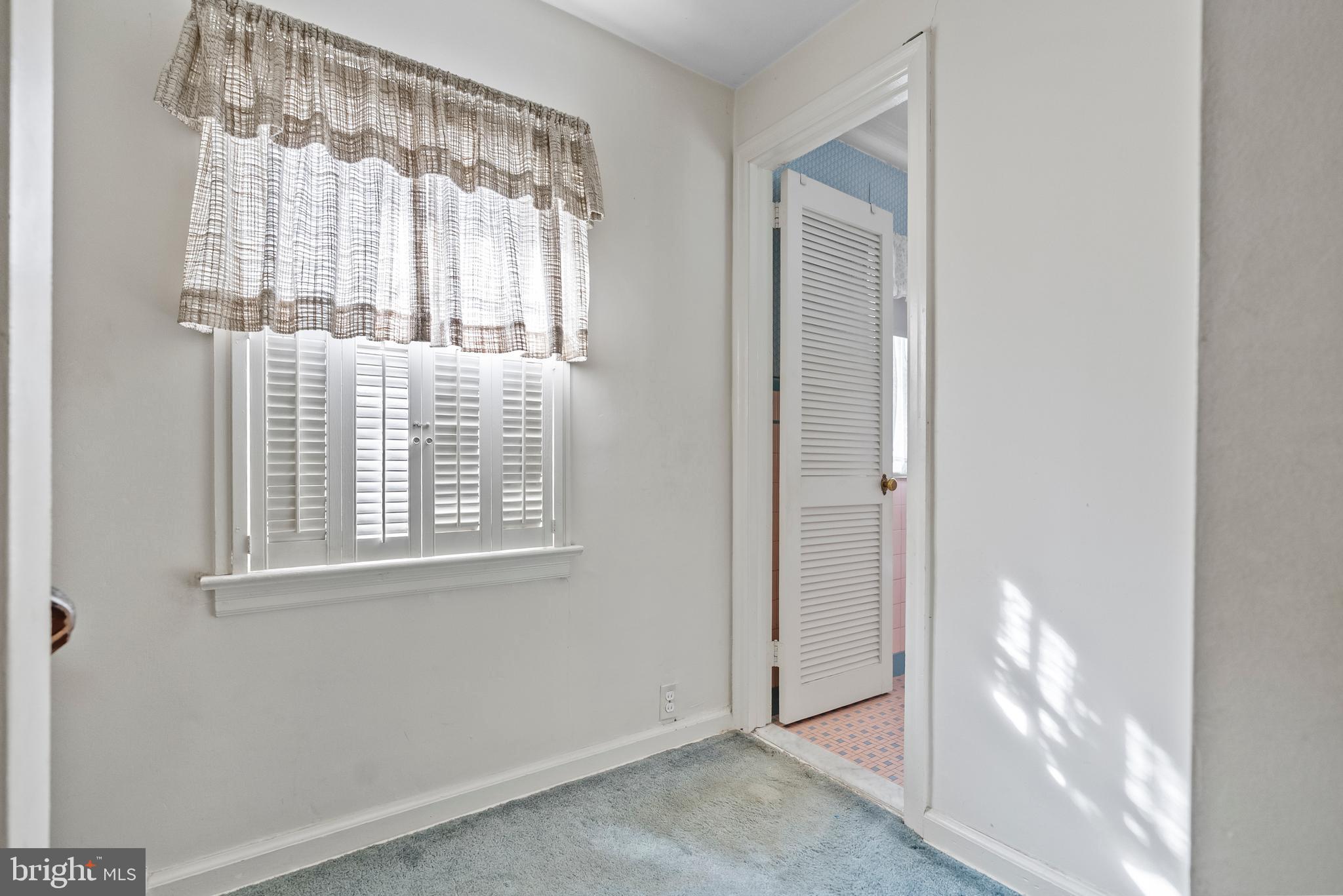 4661 Springfield Ave