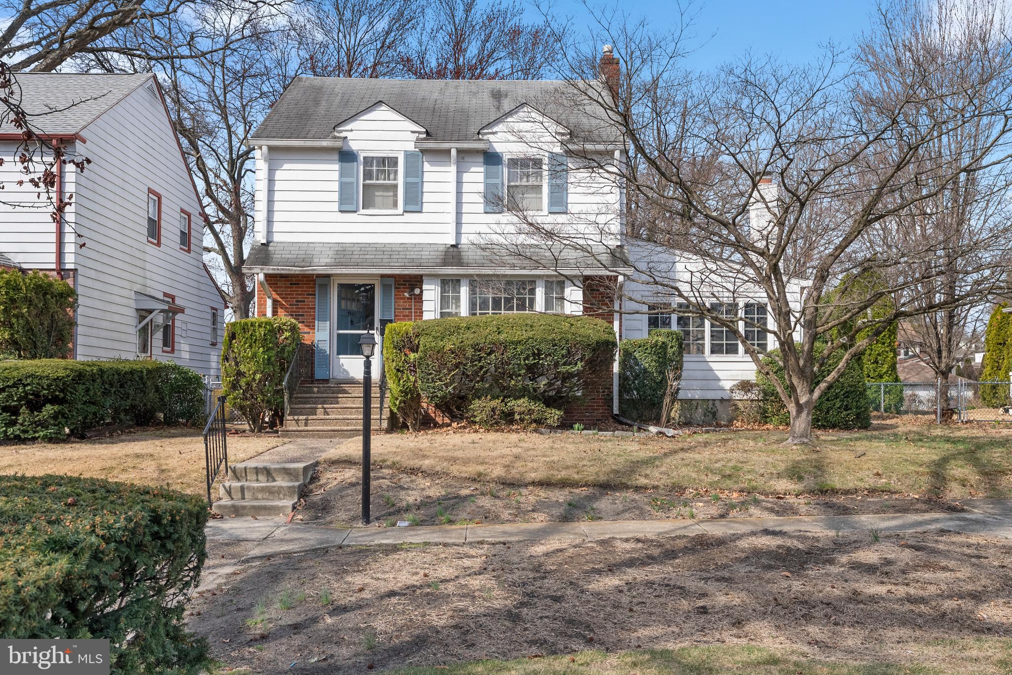 4661 Springfield Ave