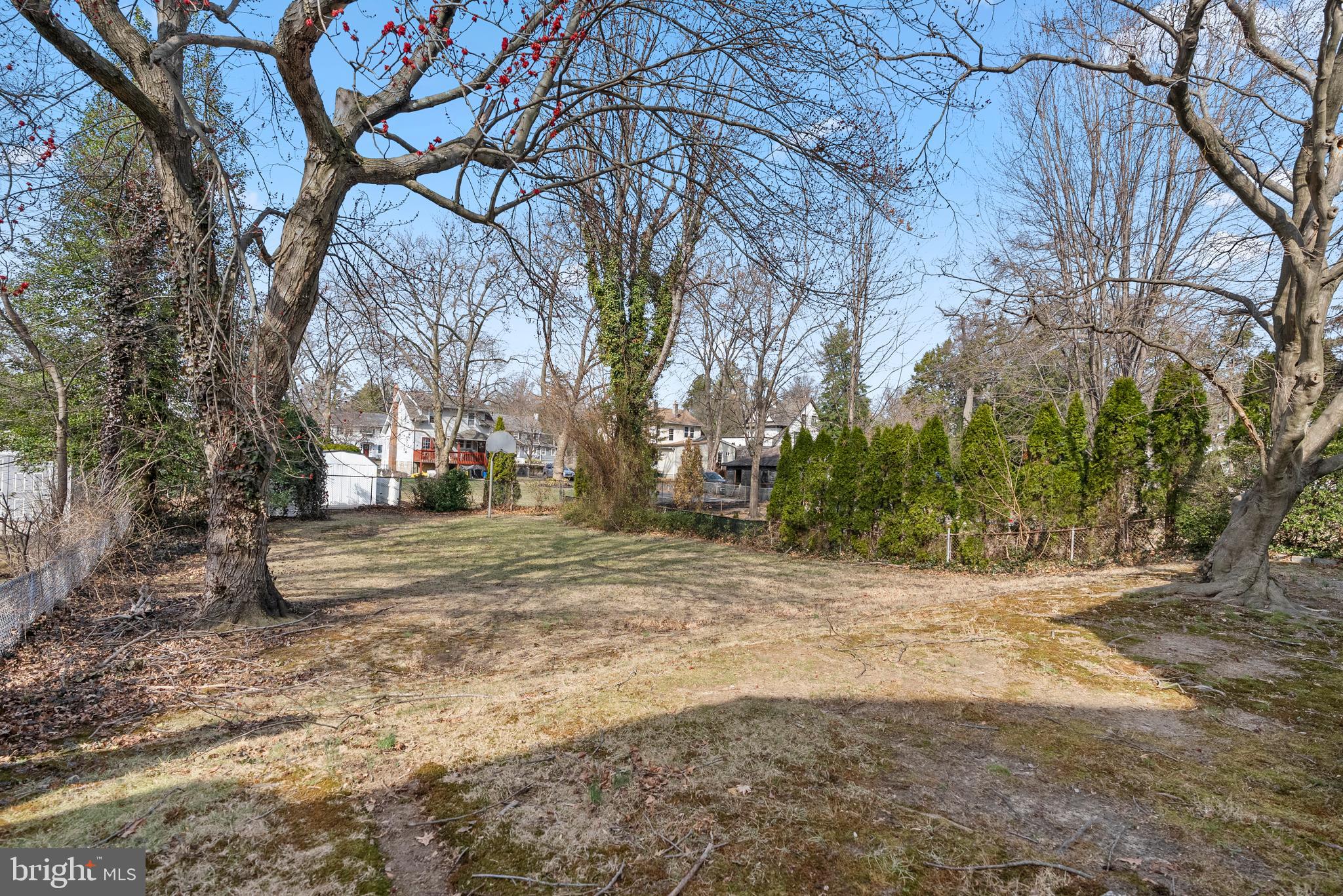 4661 Springfield Ave