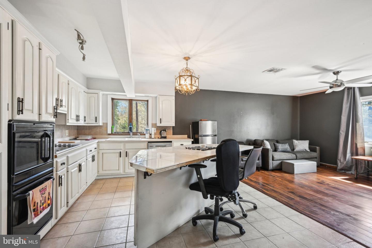 1121 Winding Dr
