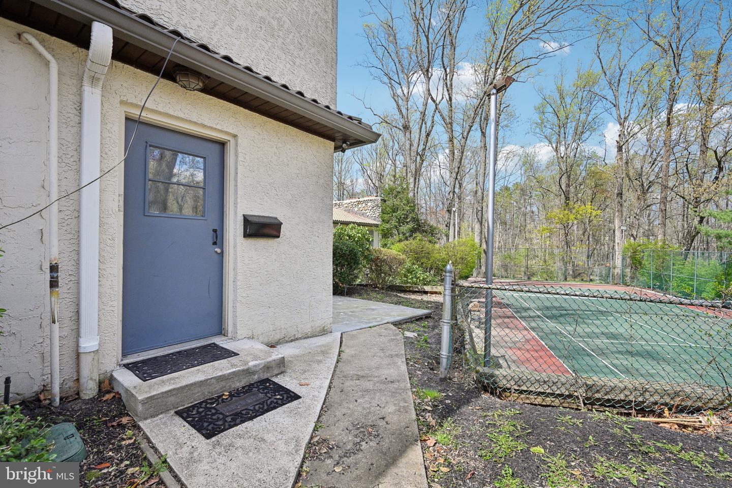 1121 Winding Dr