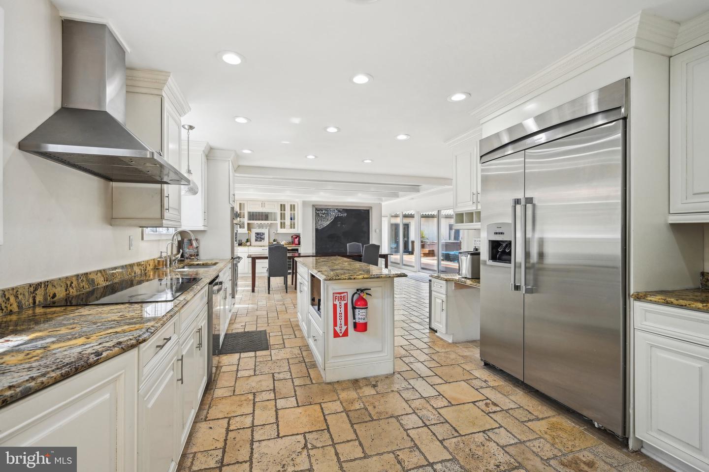 1121 Winding Dr