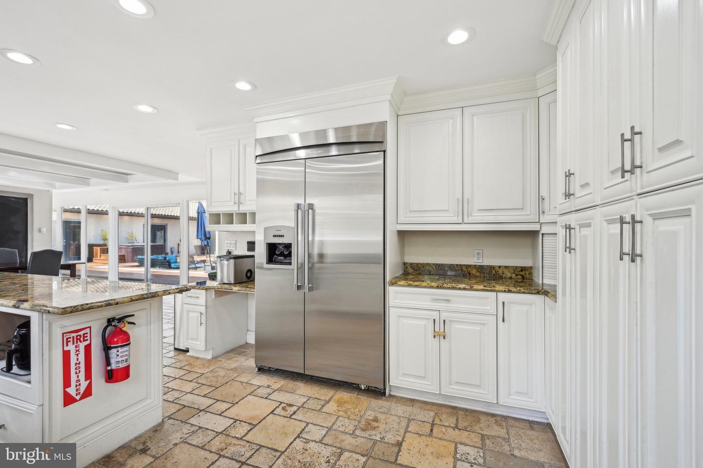 1121 Winding Dr