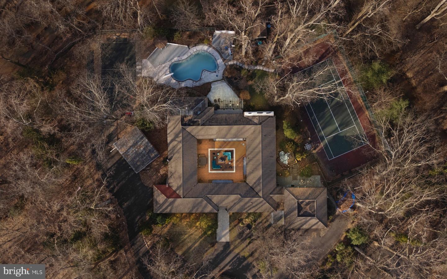 1121 Winding Dr