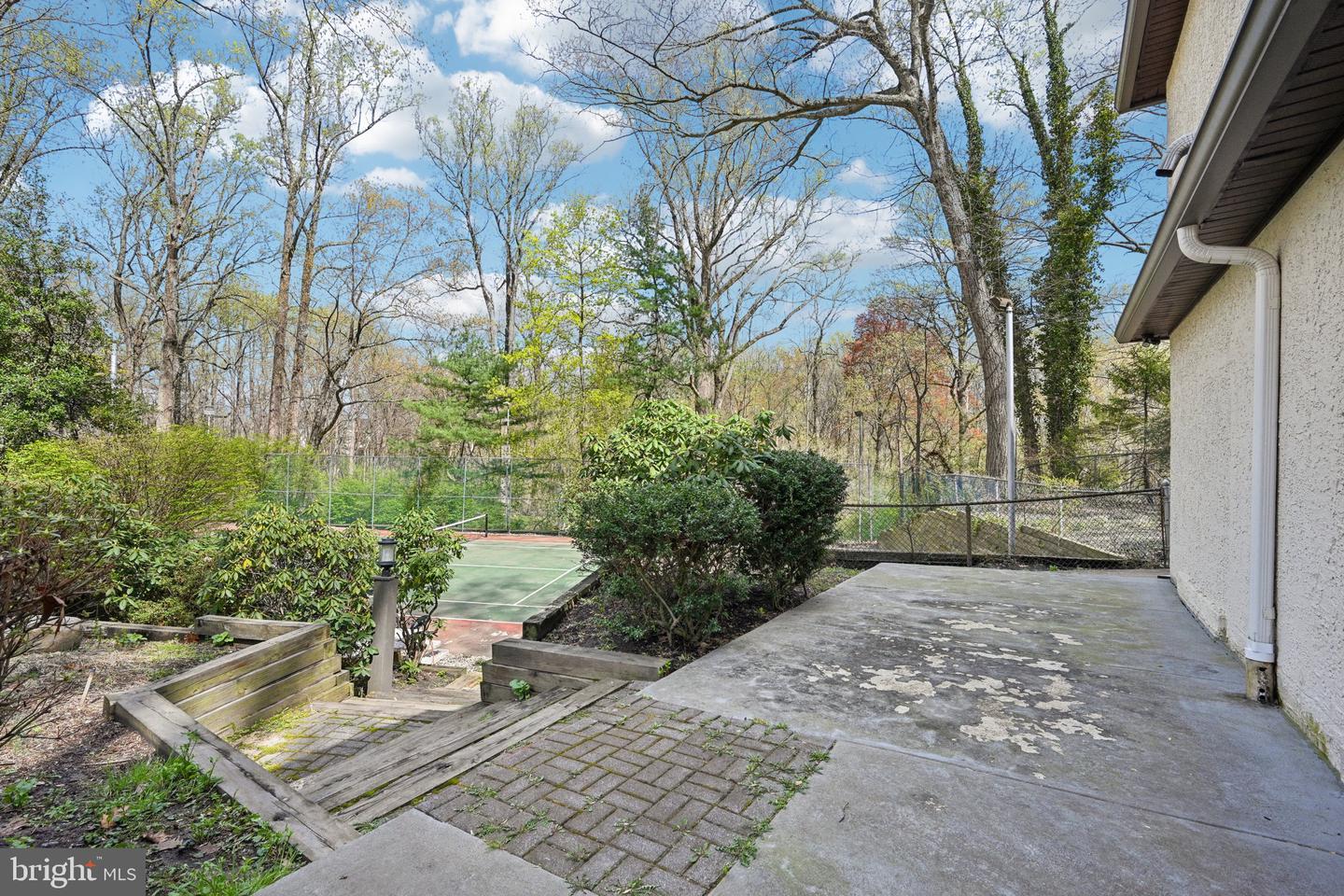 1121 Winding Dr